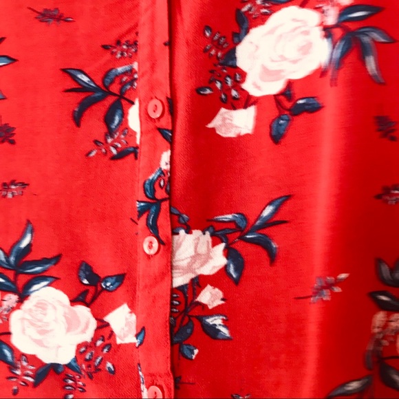Fun Red Floral buttondown Blouse - Picture 5 of 6